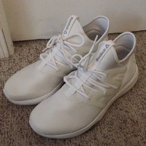 Reebok Hayasu All White Size 8 Sport Shoes